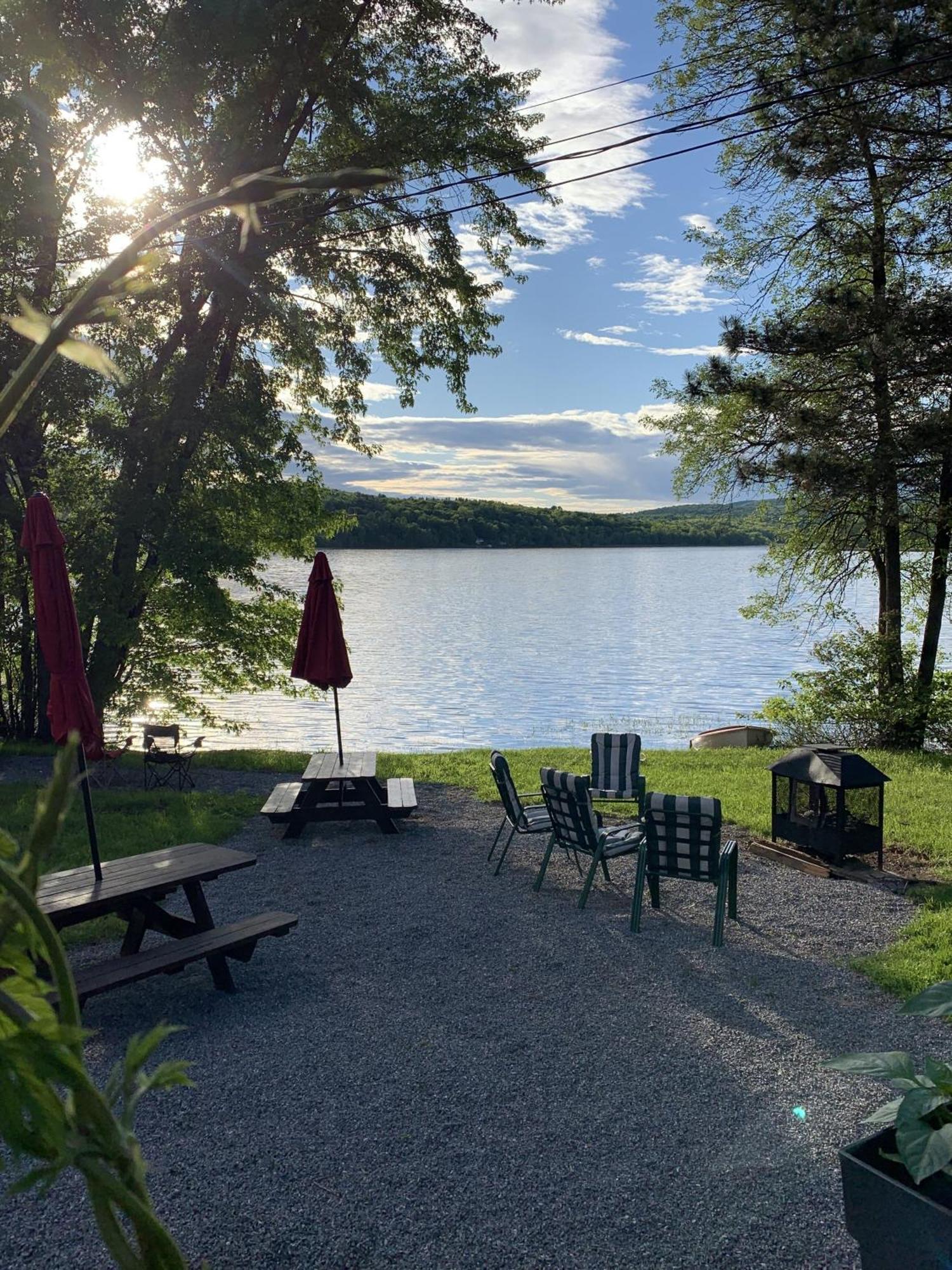 Отель Auberge De Ferme-Neuve Экстерьер фото